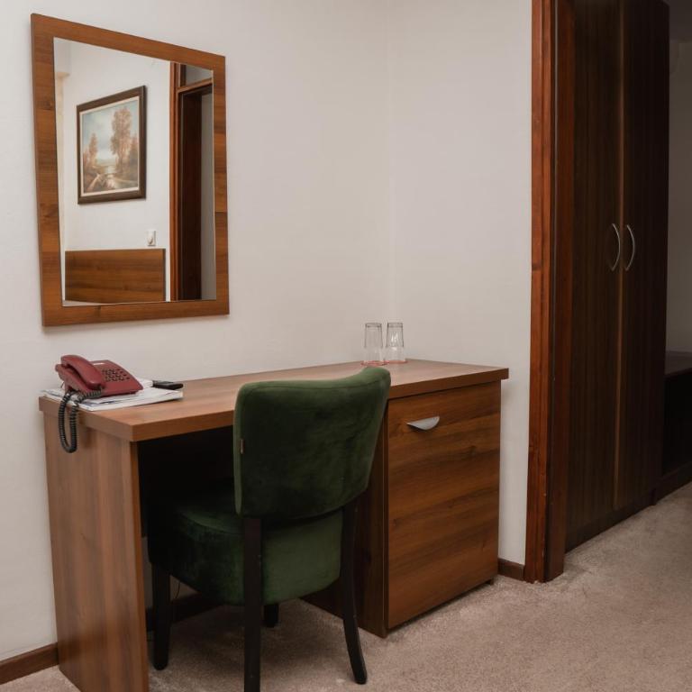 Hotel Damis - Triple Room - 10