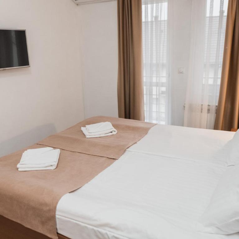 Hotel Damis - Double Room - 12