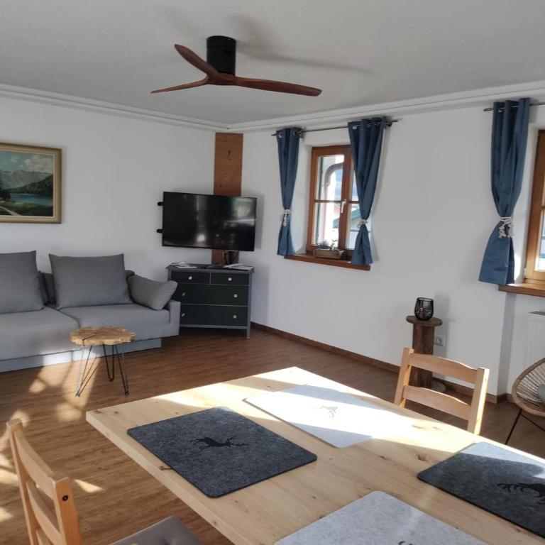 Ferienwohnung Alpenidylle - Chiemgau Karte - Apartment mit 2 Schlafzimmern - 1