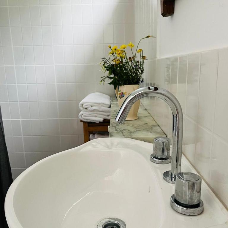 Monoambiente en barrio La Perla con jardín a pocas cuadras de la playa - Casa con 1 dormitorio - 7