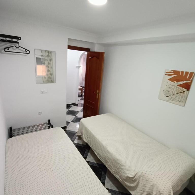 Piso calidad precio junto a la Playa de la Victoria - Apartamento de 2 dormitorios - 8
