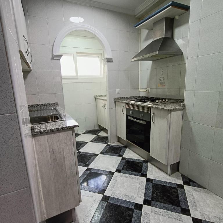 Piso calidad precio junto a la Playa de la Victoria - Apartamento de 2 dormitorios - 10