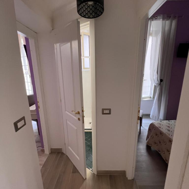 Guest House Biondi Cavour - Camera Familiare con Bagno Privato - 5