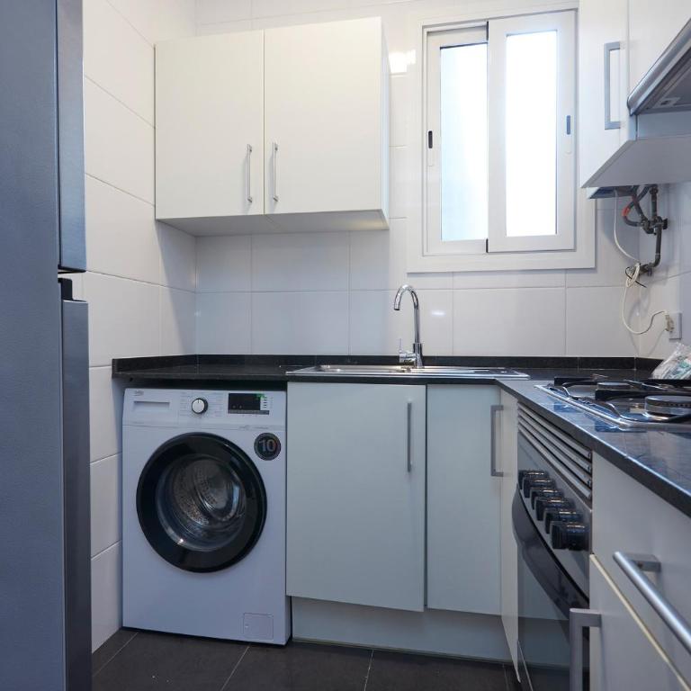 61PAR1014- Magnifico apartamento recientemente decorado en Poble Sec - Three-Bedroom Apartment - 15
