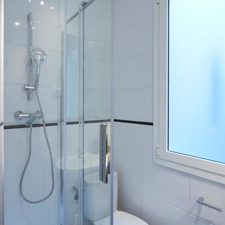 61PAR1014- Magnifico apartamento recientemente decorado en Poble Sec - Three-Bedroom Apartment - 5