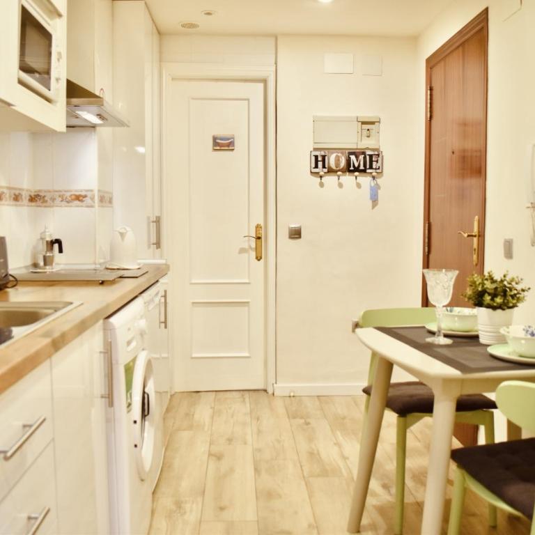 Estudio con encanto en el casco antiguo de Valencia - One-Bedroom Apartment - 2