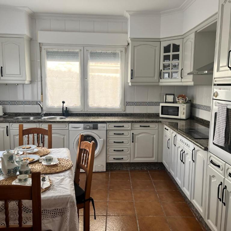 Casa playa Carril - Four-Bedroom House - 11
