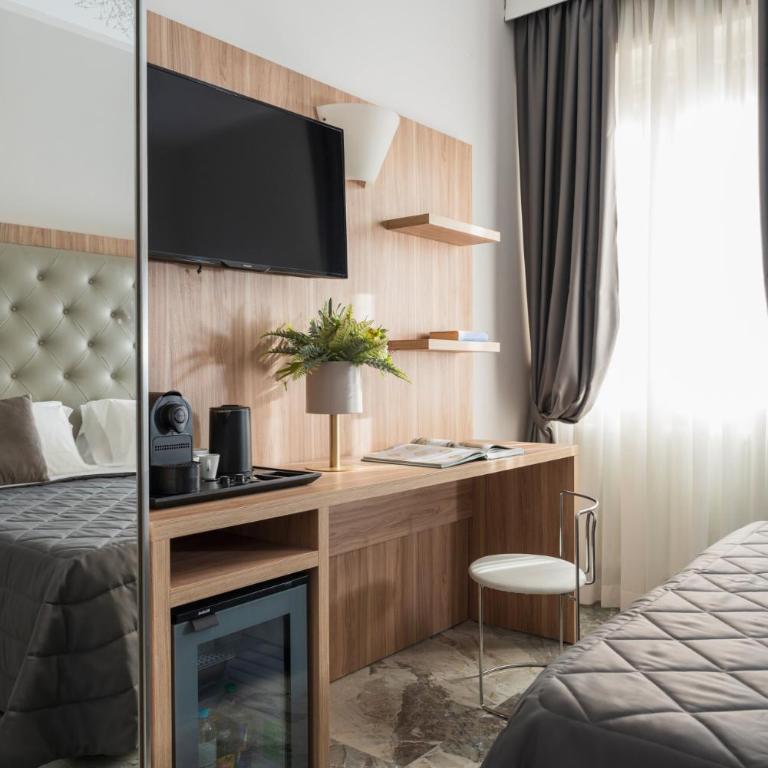Hotel Re Enzo - Junior Suite con Vasca Idromassaggio - 3