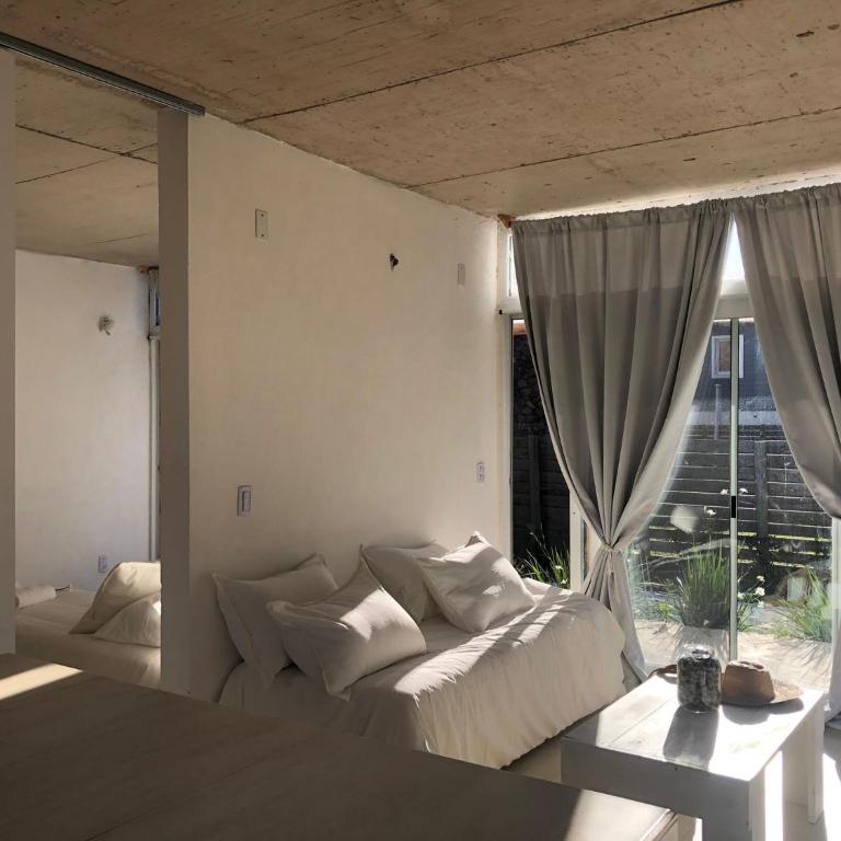 Malujoseignacio - One-Bedroom Apartment with Pool View - 20