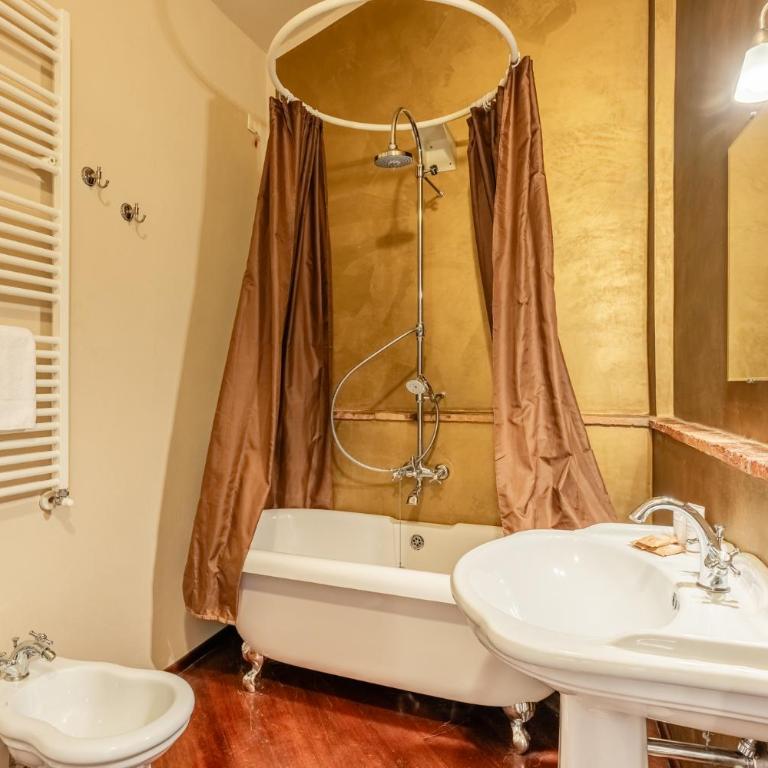 Anfiteatro Luxury Rooms - Affitti Brevi Italia - Camera Tripla Deluxe - 6