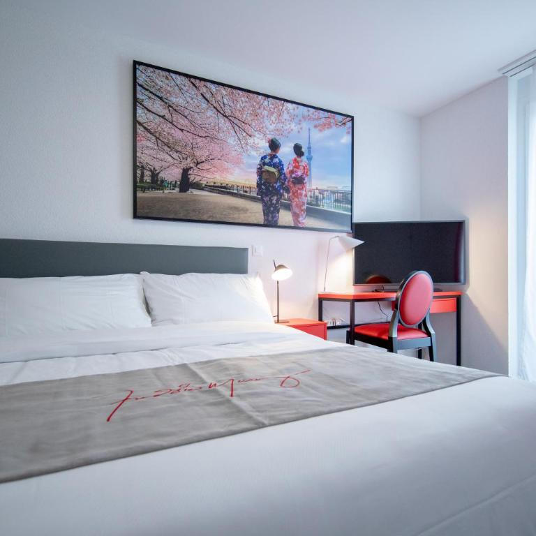 "The Freddie Mercury" Hotel - Deluxe Doppelzimmer mit Balkon - 2
