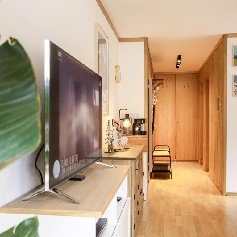 Kid-friendly studio near Ski Lifts - One-Bedroom Apartment - 8