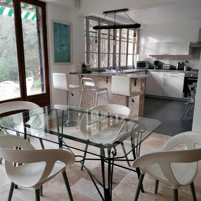 Charmant Rez de Villa climatisé rénové, 90m2 avec parking - Apartment mit 2 Schlafzimmern - 5