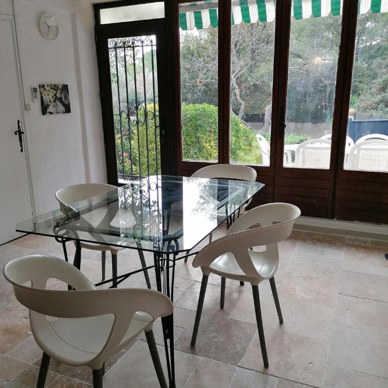 Charmant Rez de Villa climatisé rénové, 90m2 avec parking - Apartment mit 2 Schlafzimmern - 4