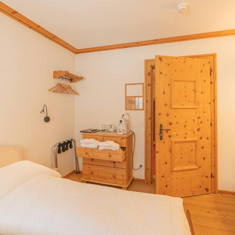 Gasthaus & Hotel Berninahaus - Budget Doppelzimmer mit Gemeinschaftsbad - 4