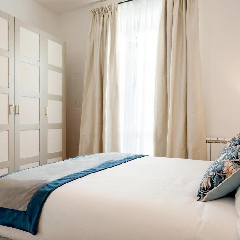 Genteel Home Contessa Matilde - Three-Bedroom Apartment - 13