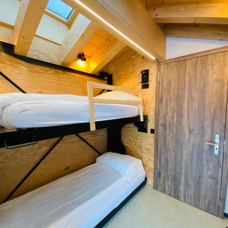 Peaky Riders Self Check-in Hotel - Kleines Zweibettzimmer - 1