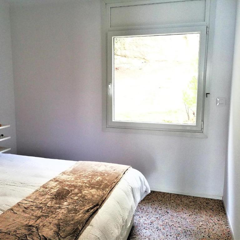 Moderno apartamento para dos con Wi-Fi y parking en Roses - ES-258-77 - Apartment - 3