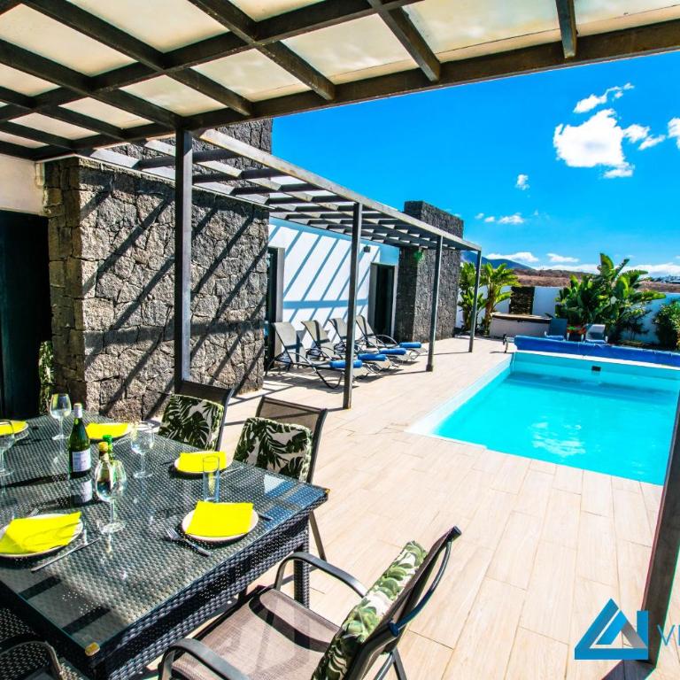 229 - Villa Lanson by Villas Now Ltd - Villa with Private Pool - 2
