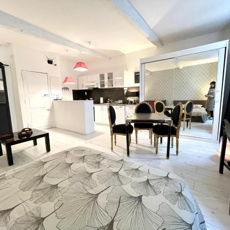 Les Remparts Antibes Location - Studio avec Vue sur Ville - 13