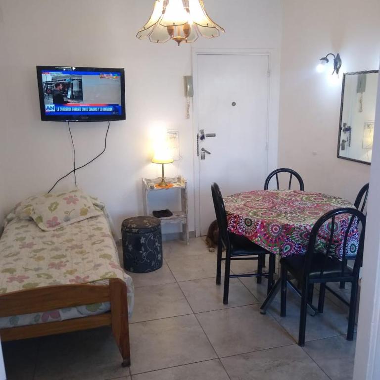 Depto frente a Shopping Aldrey - Two-Bedroom Apartment - 2