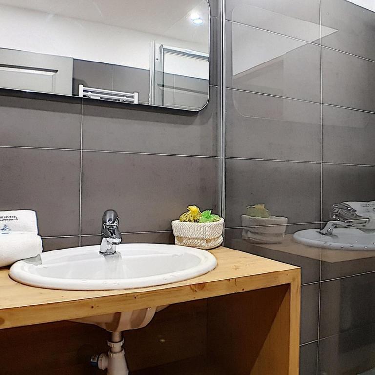 Appartement spacieux, proche pistes, balcon, 10 pers, sauna, hammam, WIFI - FR-1-344-747 - Appartement - 10