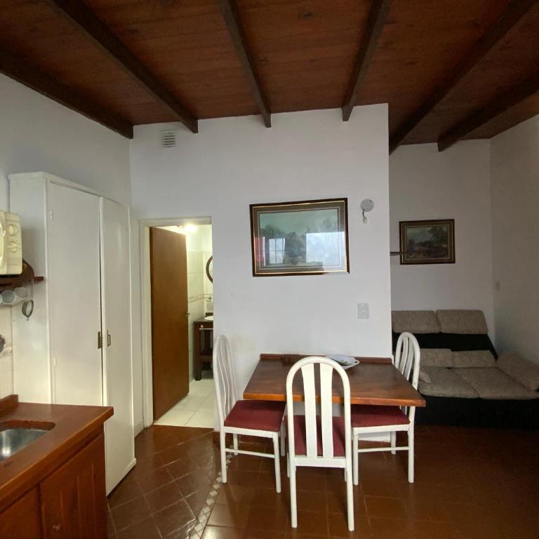 Complejo Quimey No se alquila a jóvenes y se reserva con el 30 porciento del total mediante depósito bancario - One-Bedroom House - 5