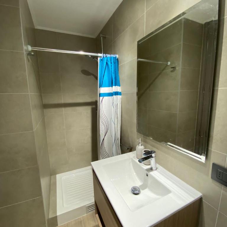 Depto. Pucón, terraza, piscina y estacionamiento - Apartamento de 2 dormitorios - 10
