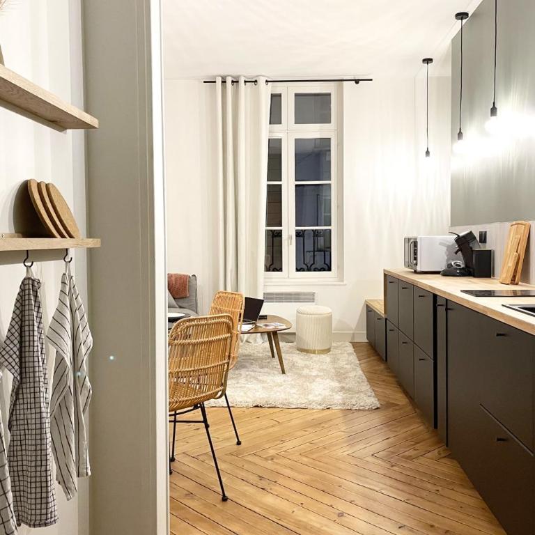 l'Exotique - Vue Place du Vieux Marché - Appartement - 3
