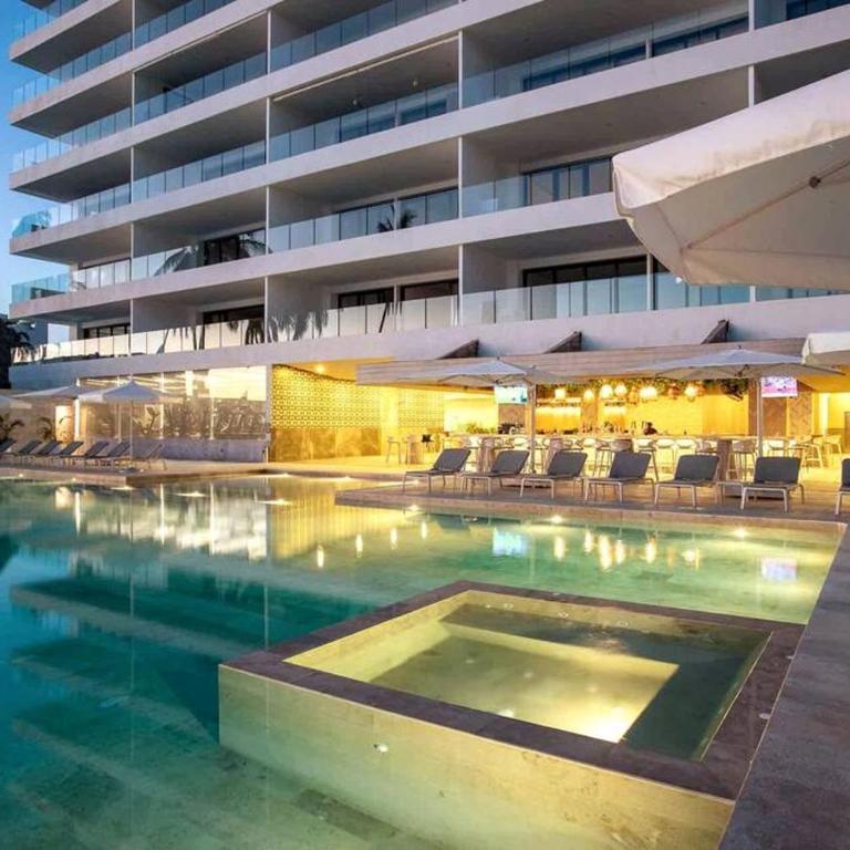4 Bedroom, Beach Front Flat Bucerias - Vallarta - Apartamento - 1