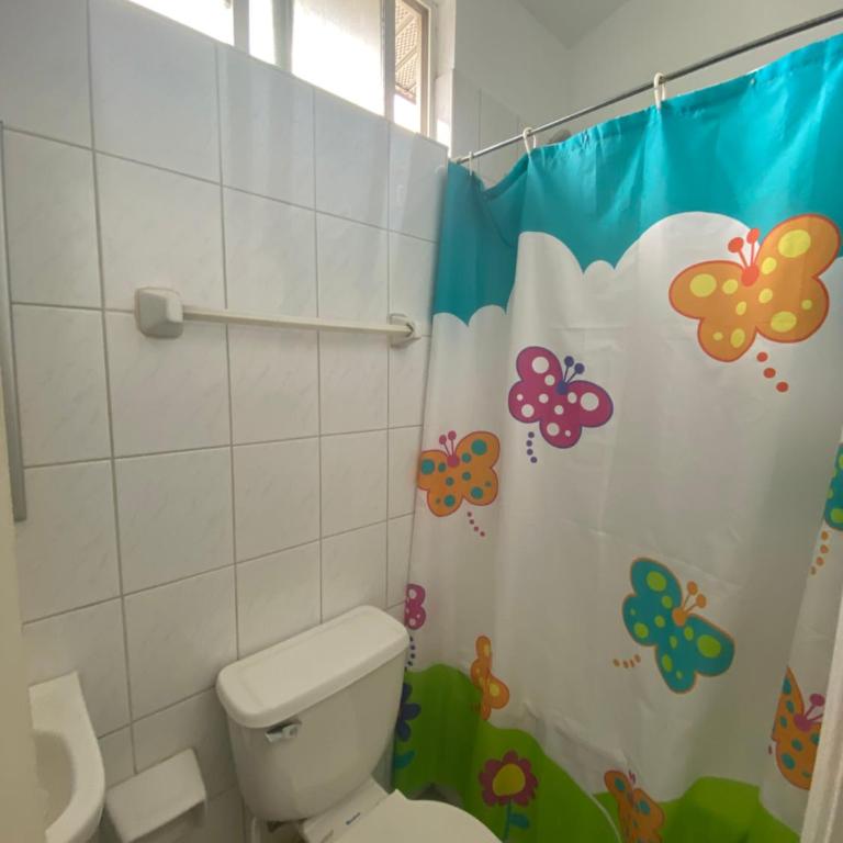 Cómoda casa para familias y/o amigos - Three-Bedroom House - 11