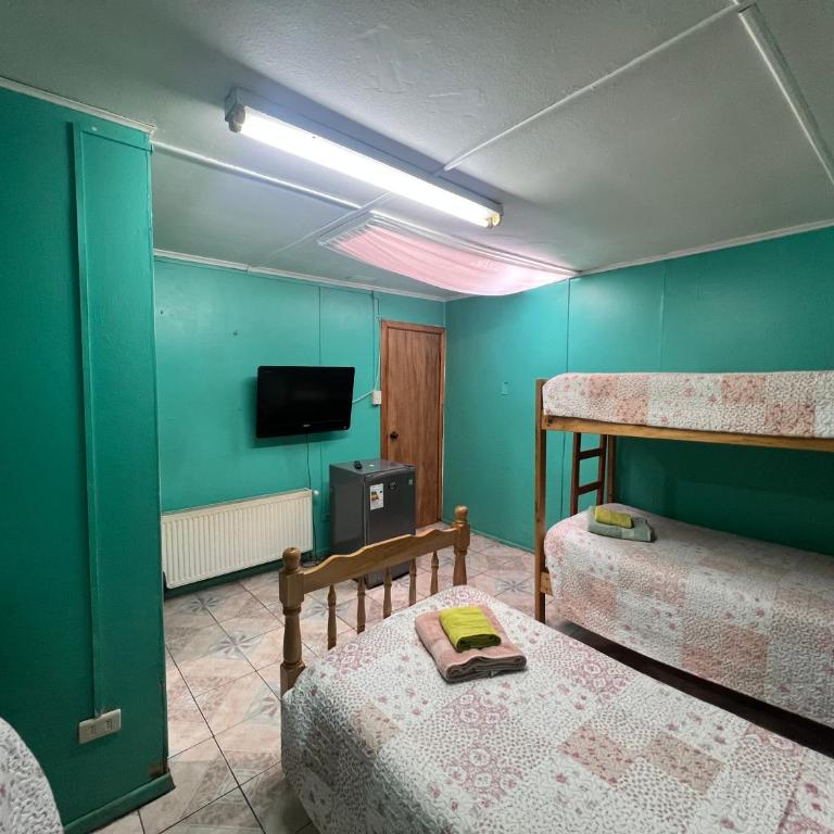 HOSPEDAJE BETTY - Habitación Cuádruple con baño privado - 1
