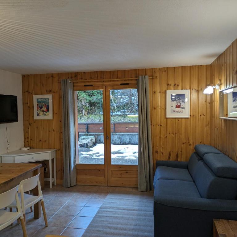 Appartement Cosy avec Terrasse et Garage - Appartement 2 Chambres - 12