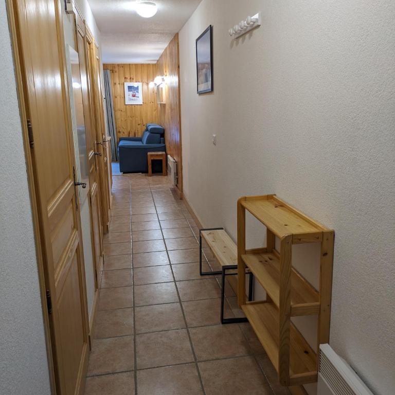 Appartement Cosy avec Terrasse et Garage - Appartement 2 Chambres - 24