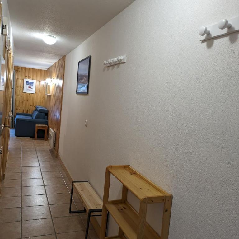 Appartement Cosy avec Terrasse et Garage - Appartement 2 Chambres - 25