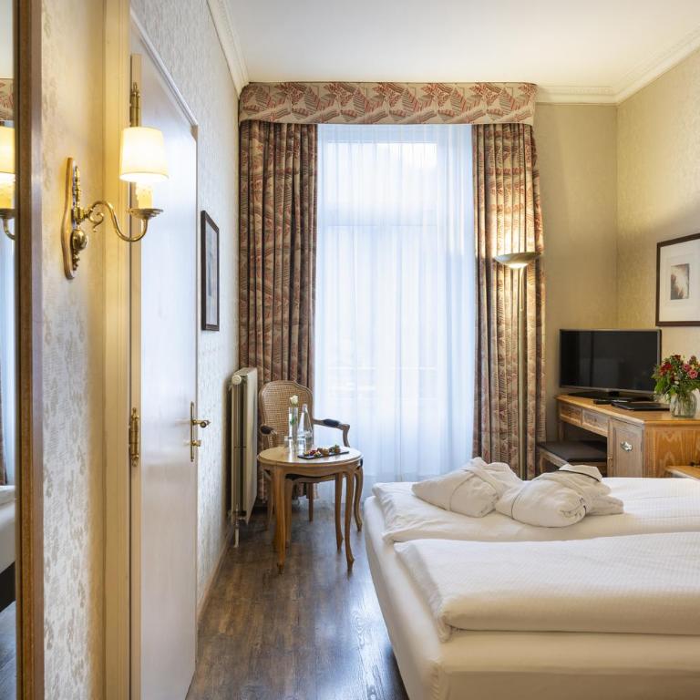 Grand Hotel Beau Rivage Interlaken - Zimmer mit Queensize-Bett und Balkon - 2