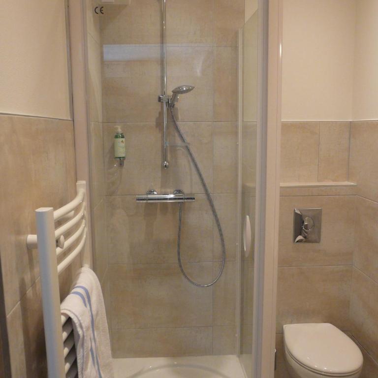 Hôtel Marguerite - Chambre Double Supérieure - 10