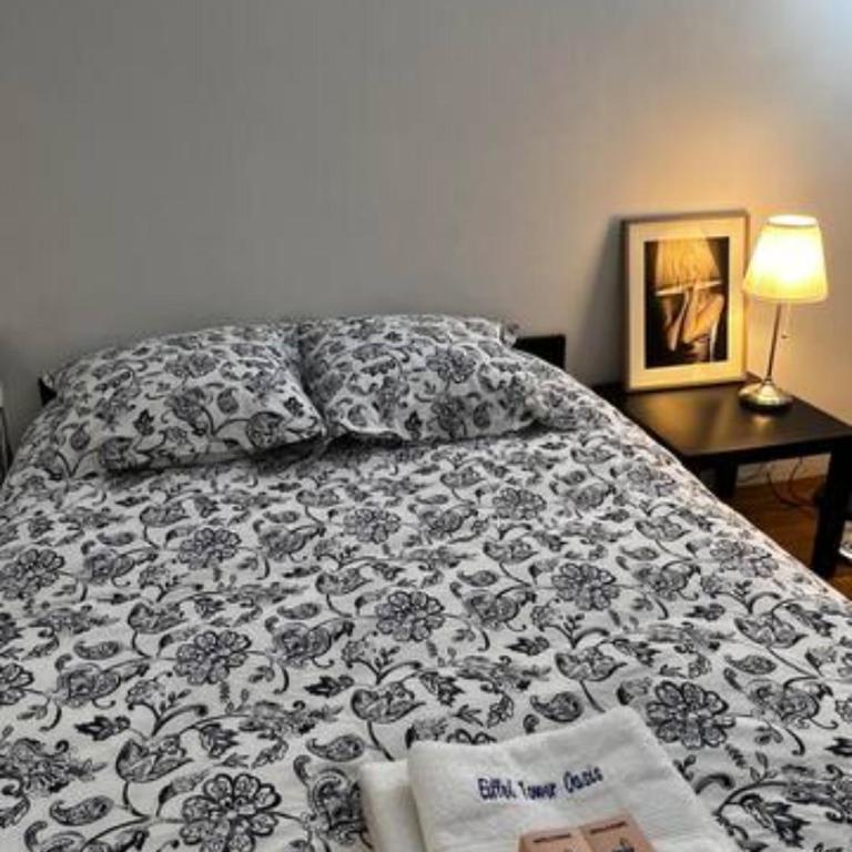 Eiffel Tower Oasis 30m from Eiffel Tower - Chambre Double avec Salle de Bains Privative - 22