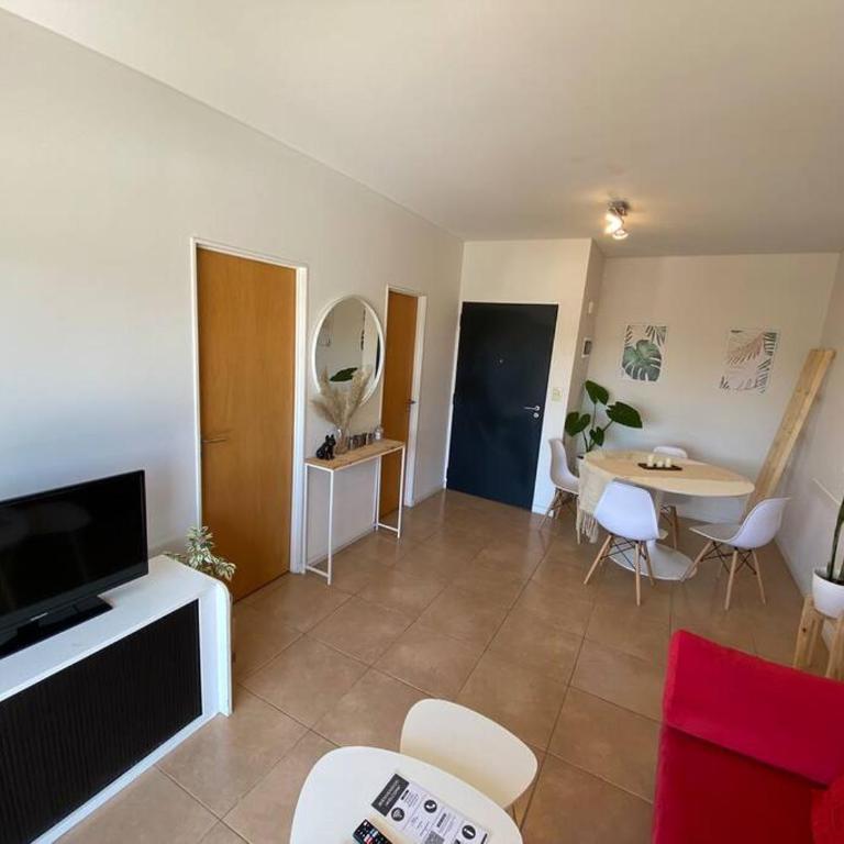 Departamento centrico en Tigre con Piscina y cochera incluida - Apartamento de 1 dormitorio - 11