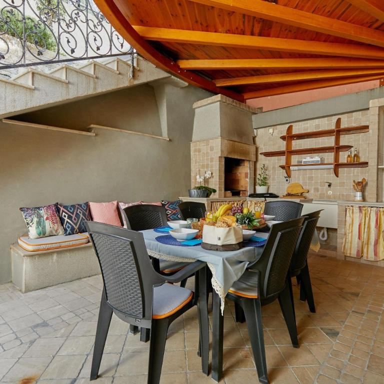 Beachfront Villa Adria - Happy Rentals - Villa with Sea View - 38