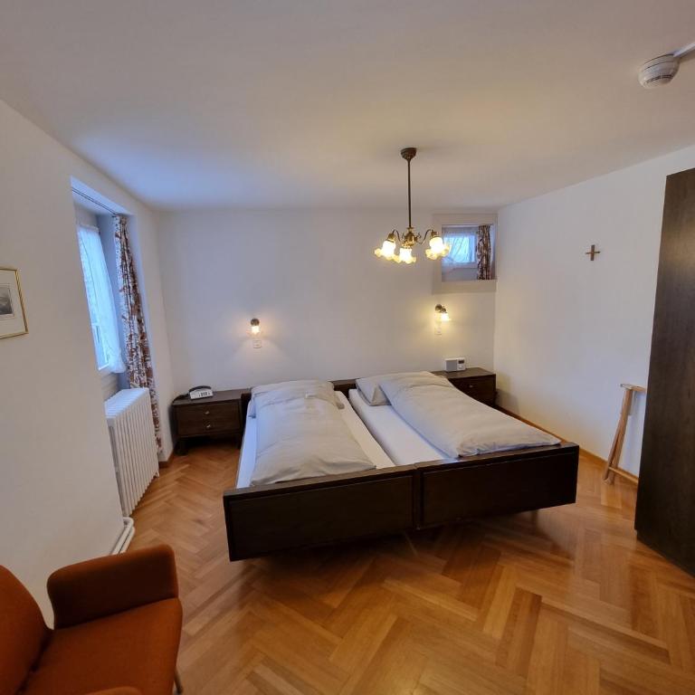 Hotel St. Josefshaus Engelberg - Budget Doppelzimmer mit Gemeinschaftsbad - 2