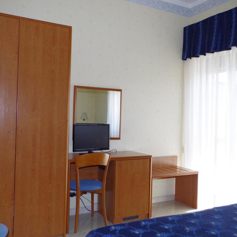 Hotel Kroma - Camera Budget Doppia con Letti Singoli - 2