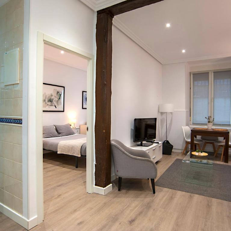 Donostia, a pocos pasos de la playa de la Concha. - Apartamento de 1 dormitorio - 3