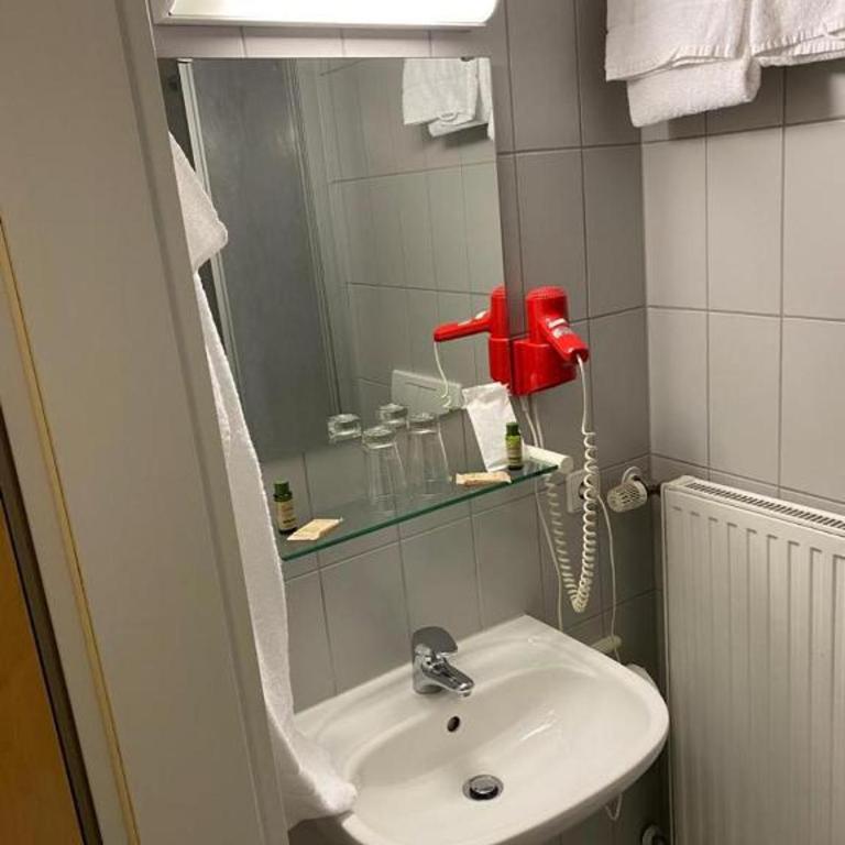 Hotel Restaurant Zum Wendelwirt - Doppel-/Zweibettzimmer mit eigenem Bad - 5