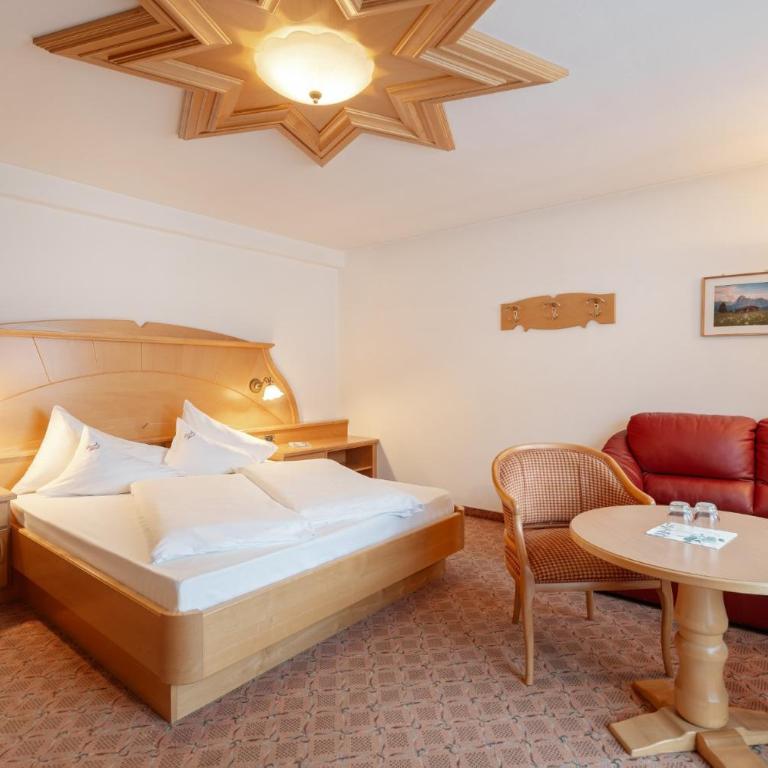 Piccolo - Dolomites & Gourmet Hotel - Camera Matrimoniale Classic con Balcone - 7