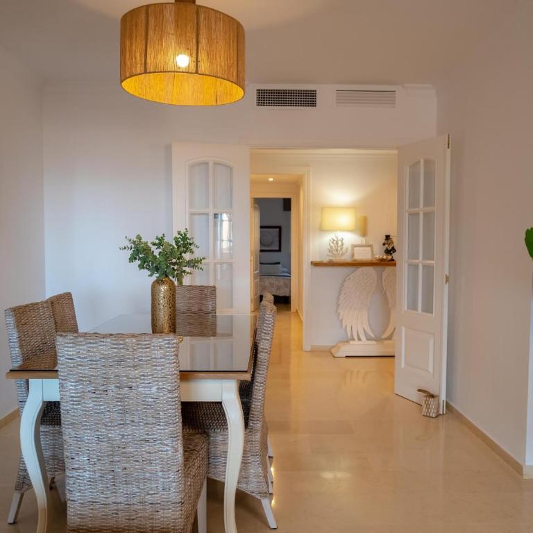 Apartmento familiar con piscina con vista al mar - Apartment - 11