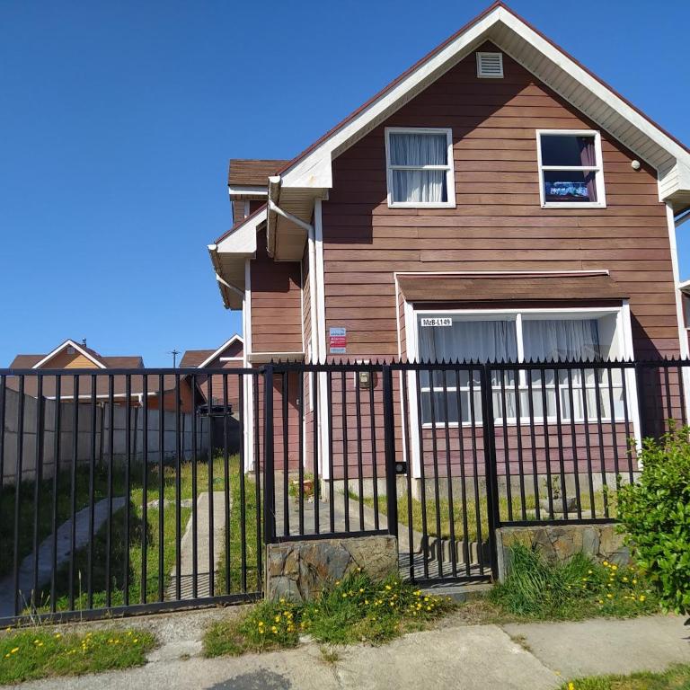 Casa en sector tranquilo de Puerto Varas - Casa Unifamiliar de 3 dormitorios - 1
