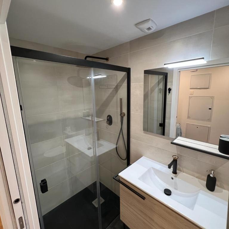 Cervantes céntrico con garaje - Apartamento de 1 dormitorio - 13