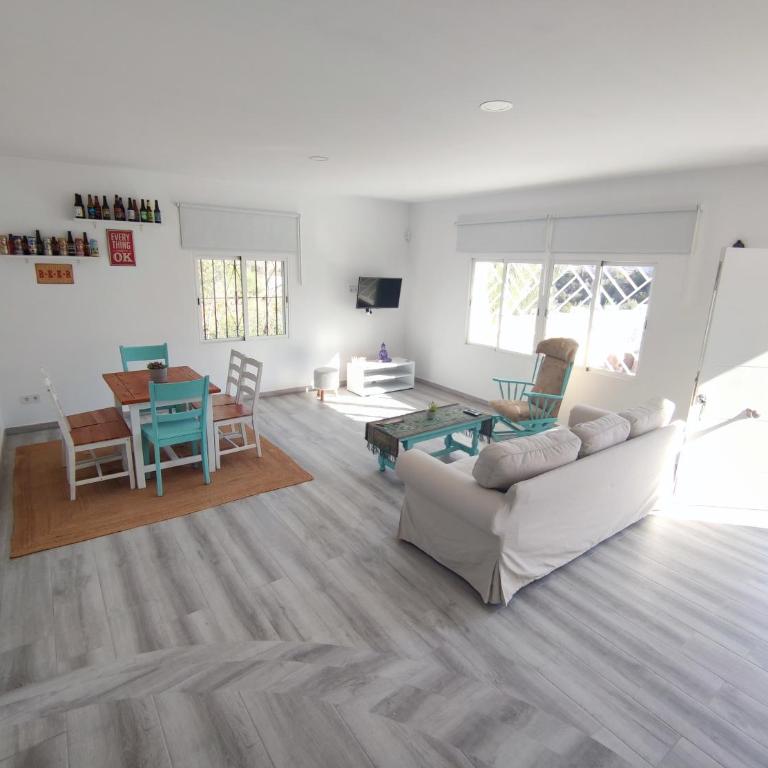 Planta independiente en Villa Primavera - Casa de 2 dormitorios - 4