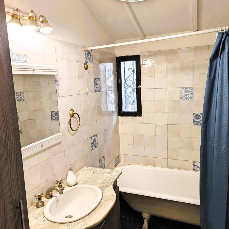 Big beautiful house with garden in 5ta Sección neighbourhood - Casa de 3 dormitorios - 6